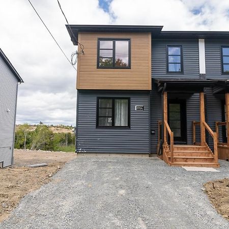 Glamorous New Townhouse - Business And Vacation Travel Halifax Exterior photo